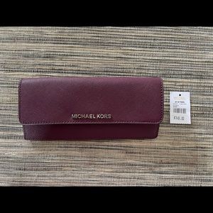 Michael Kors Jet Set Travel Wallet